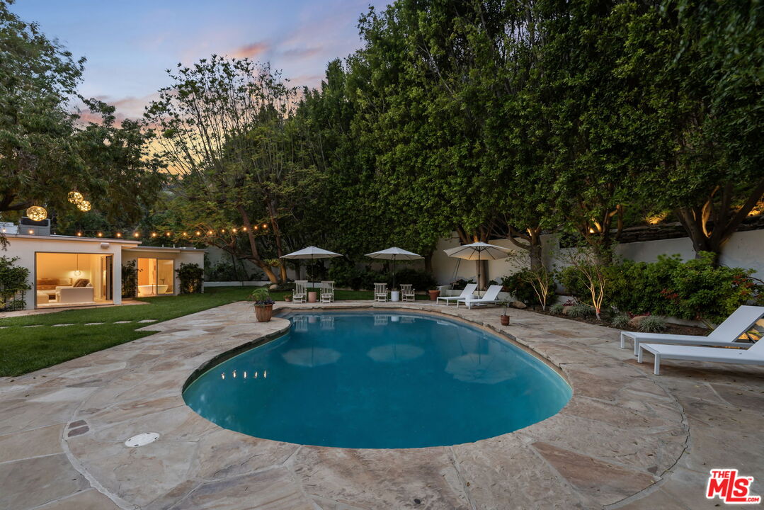 9451 Hidden Valley Pl