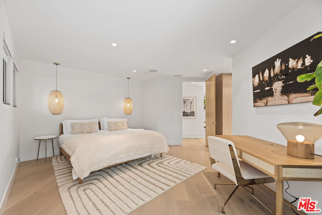 9451 Hidden Valley Pl