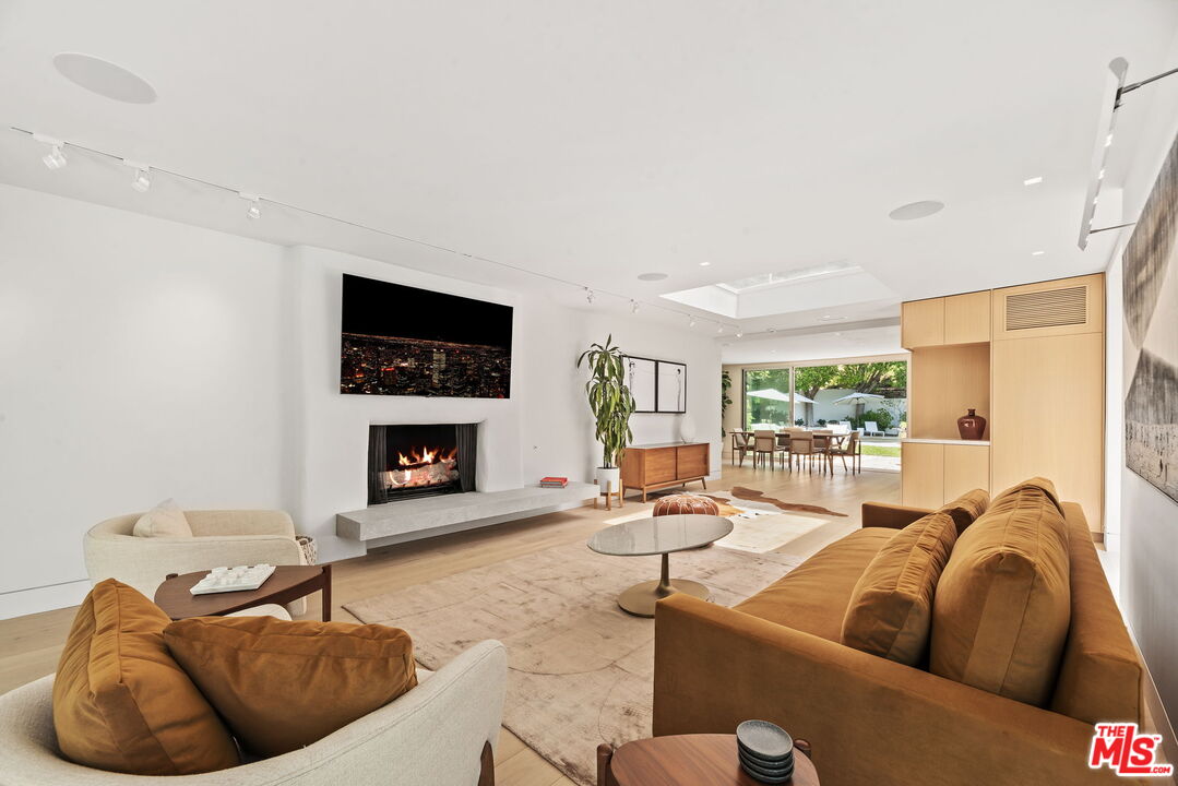 9451 Hidden Valley Pl