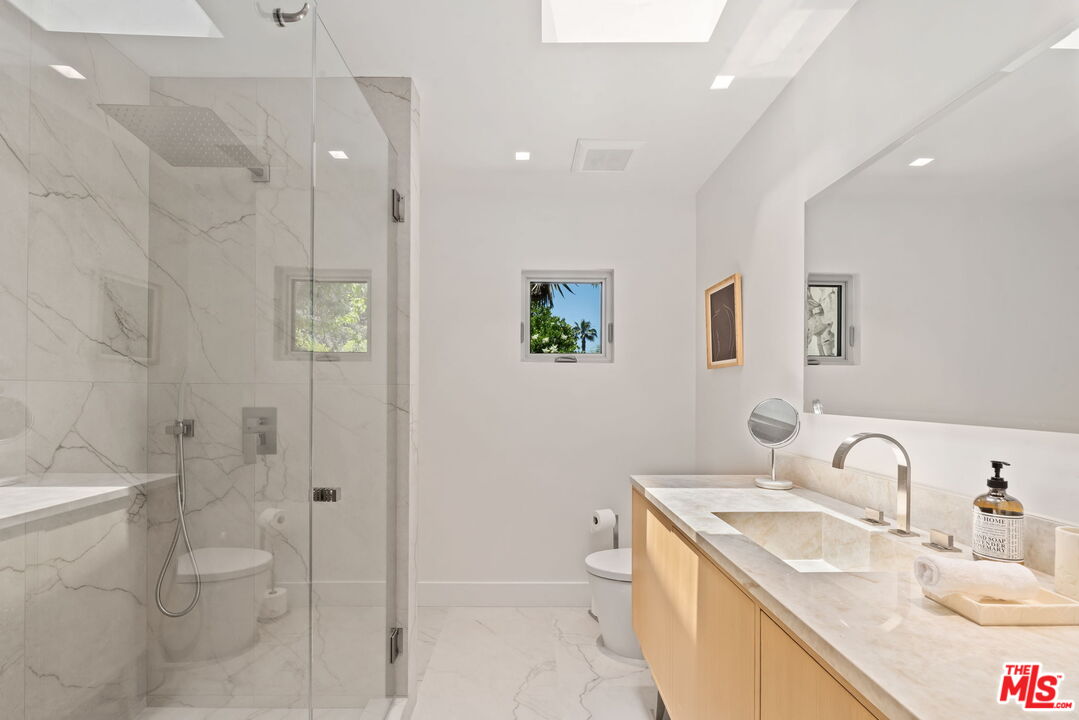 9451 Hidden Valley Pl