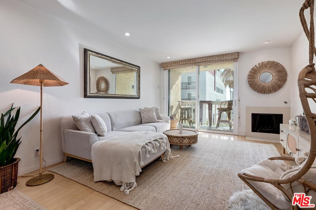 22 Navy St Unit: 206