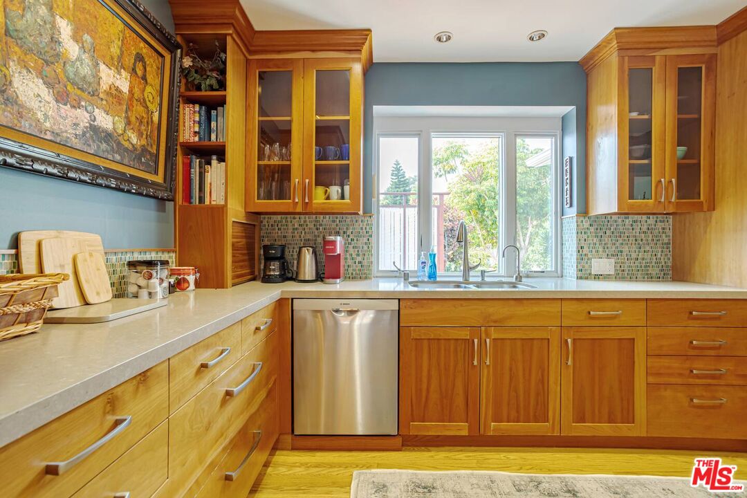 3645 S Barrington Ave