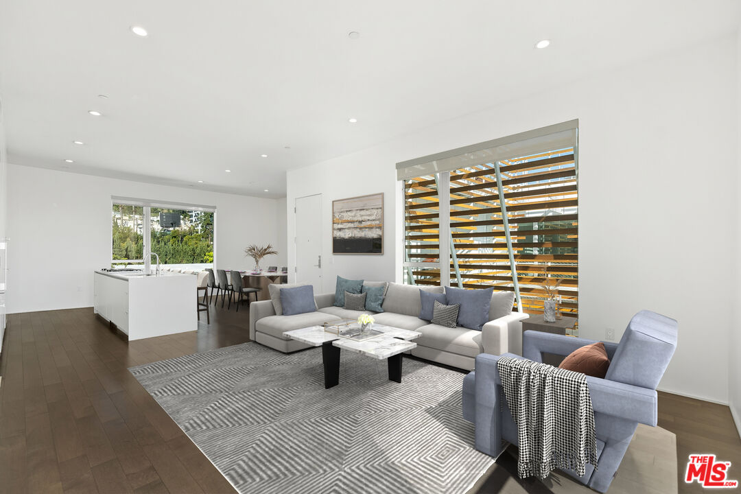 935 N San Vicente Blvd Unit: 6