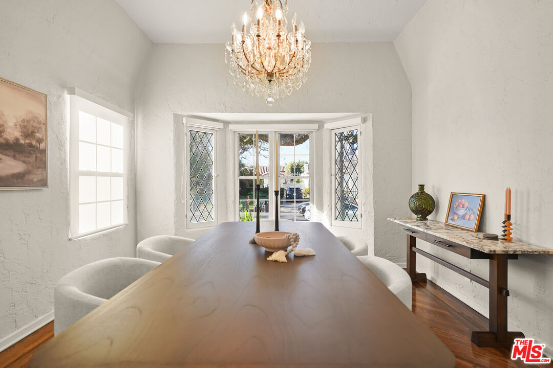 1218 S Point View St