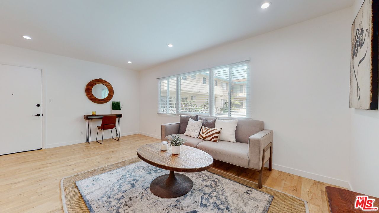 1435 N Fairfax Ave Unit: 1