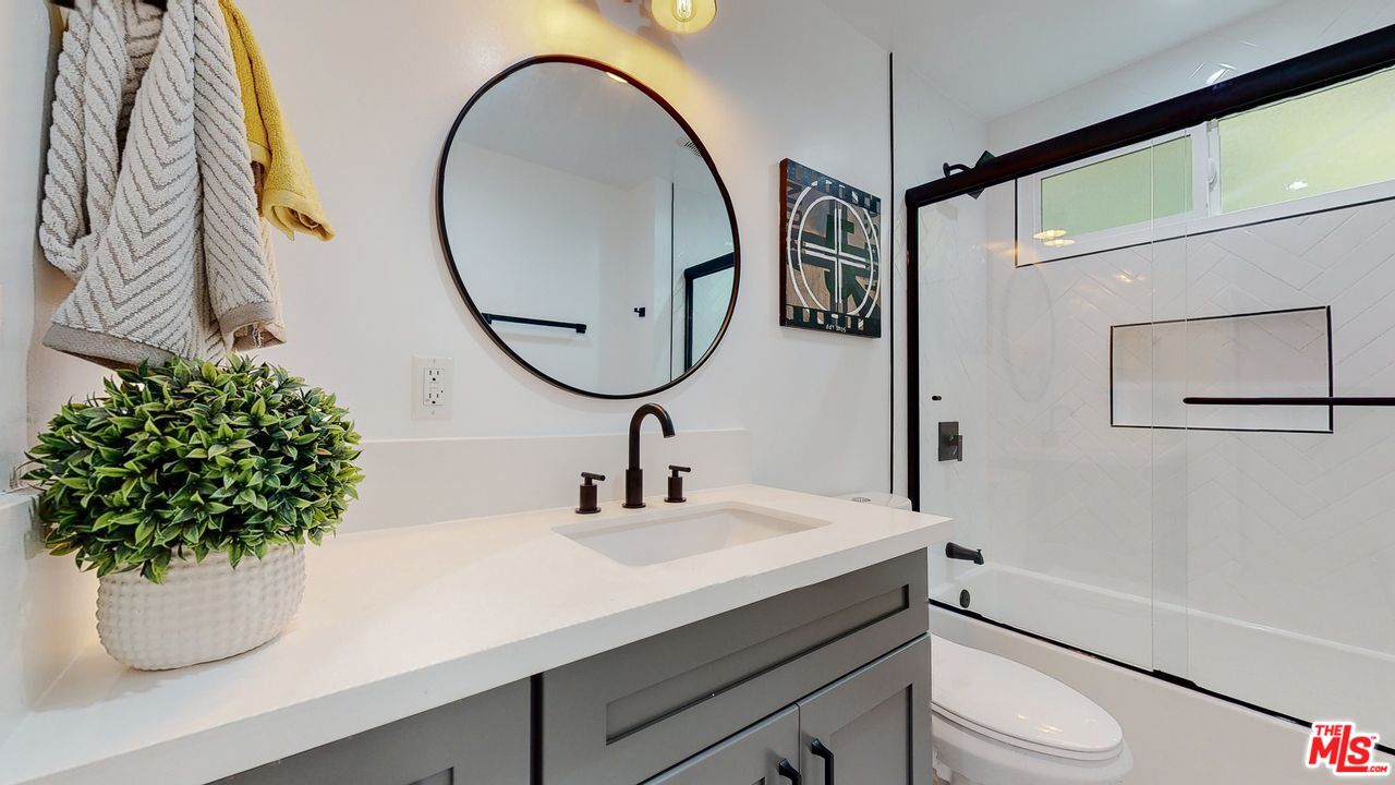 1435 N Fairfax Ave Unit: 1