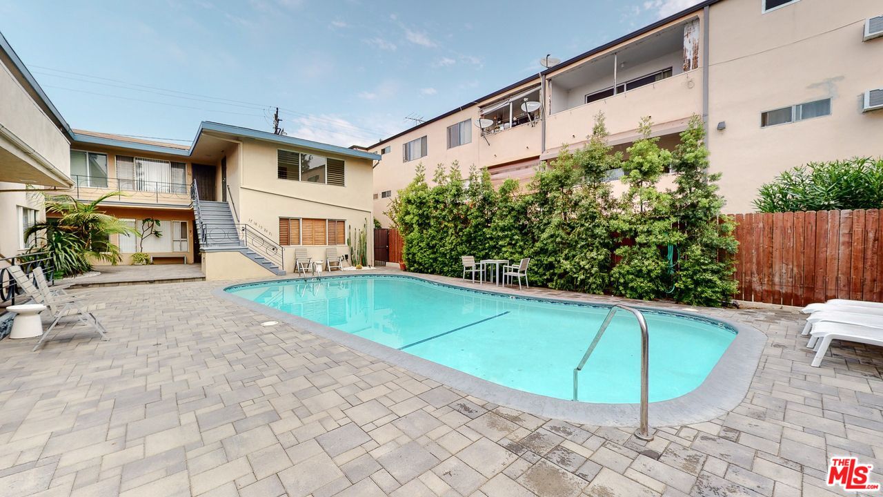 1435 N Fairfax Ave Unit: 1