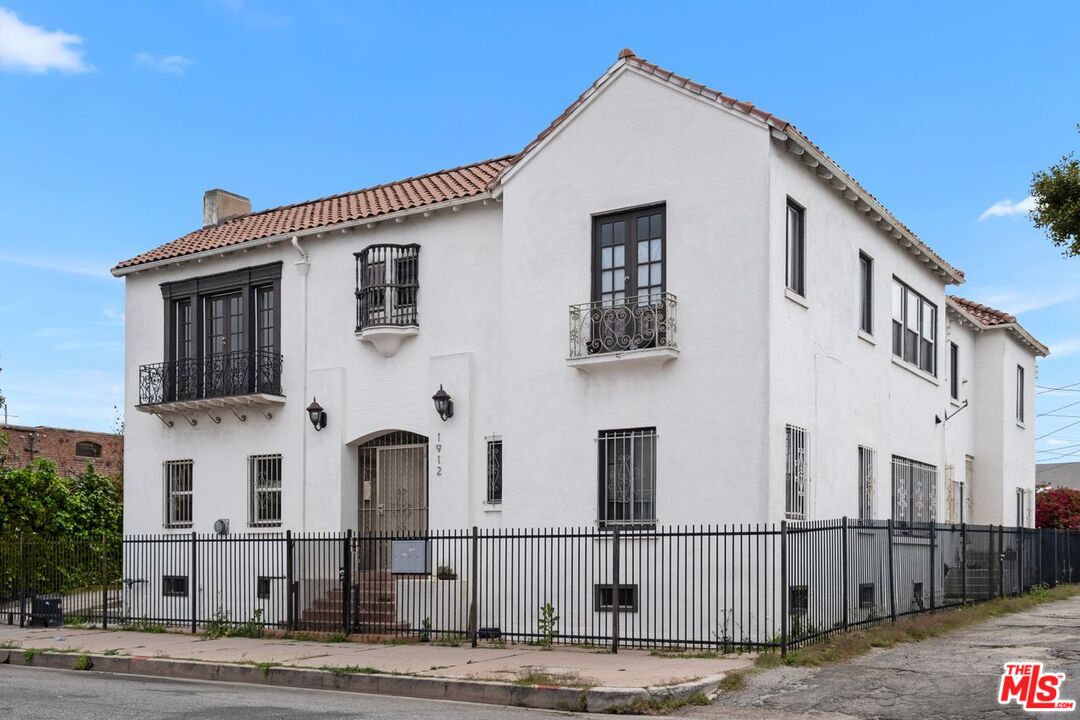 1912 7th Ave Unit: 201