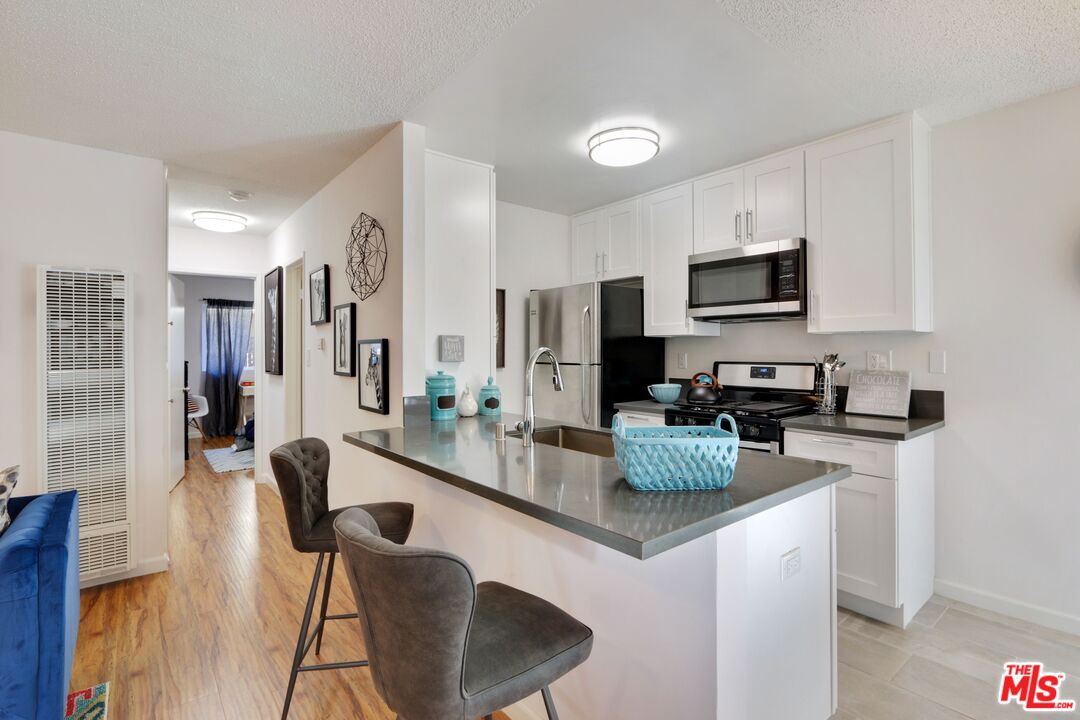 1951 Cedar Ave Unit: 4