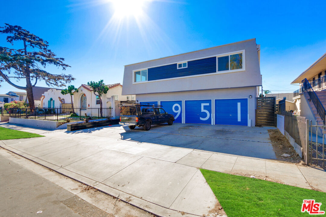 1951 Cedar Ave Unit: 4