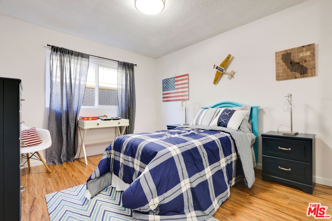 1951 Cedar Ave Unit: 4