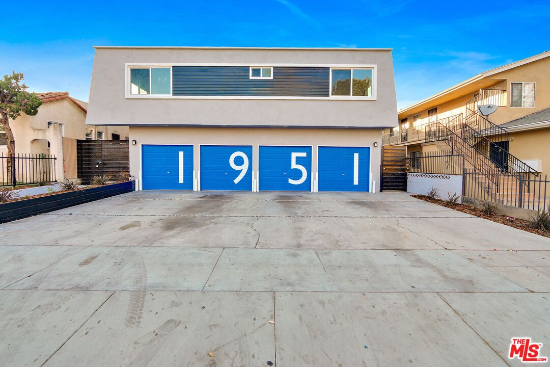 1951 Cedar Ave Unit: 4