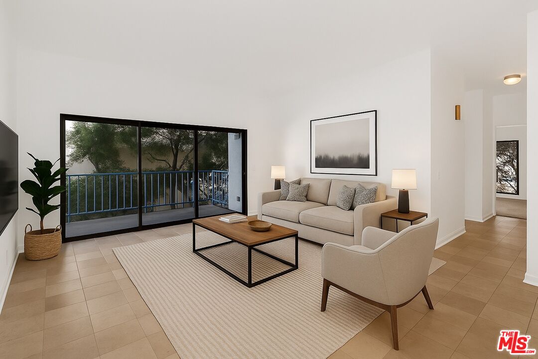 8324 Regents Rd Unit: 3O