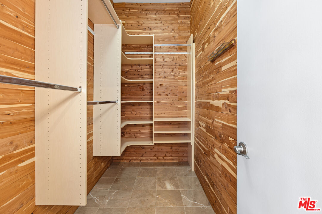 8324 Regents Rd Unit: 3O