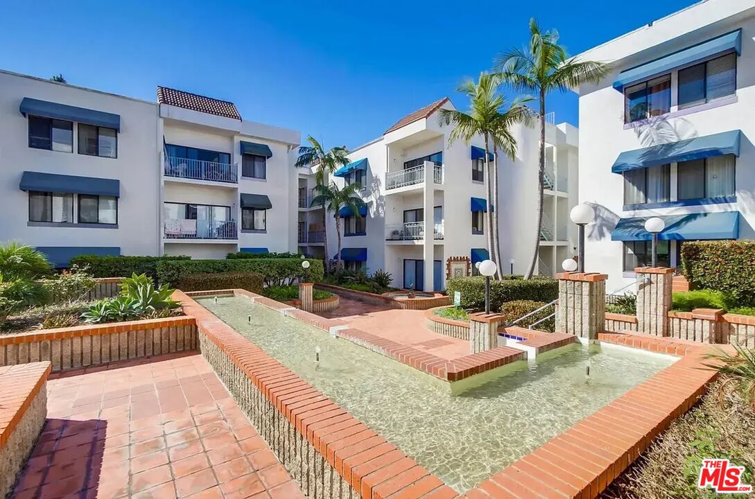 8324 Regents Rd Unit: 3O