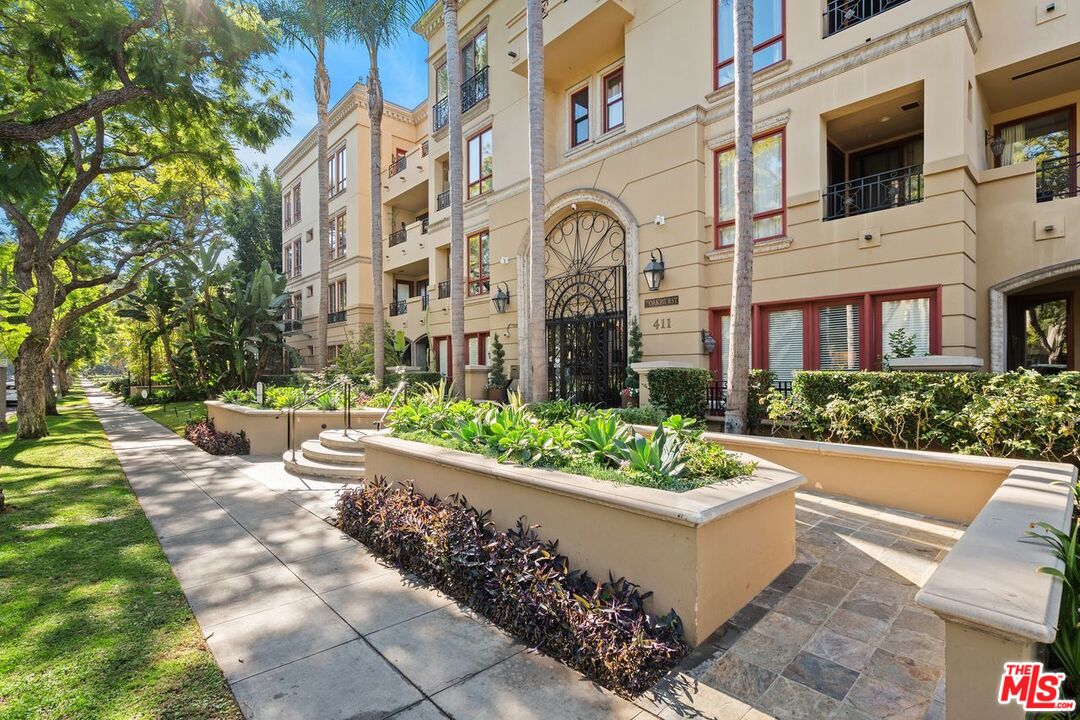 411 N Oakhurst Dr Unit: 409