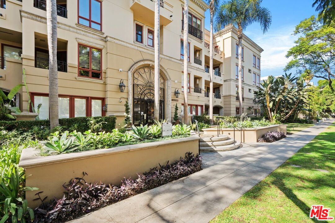 411 N Oakhurst Dr Unit: 409