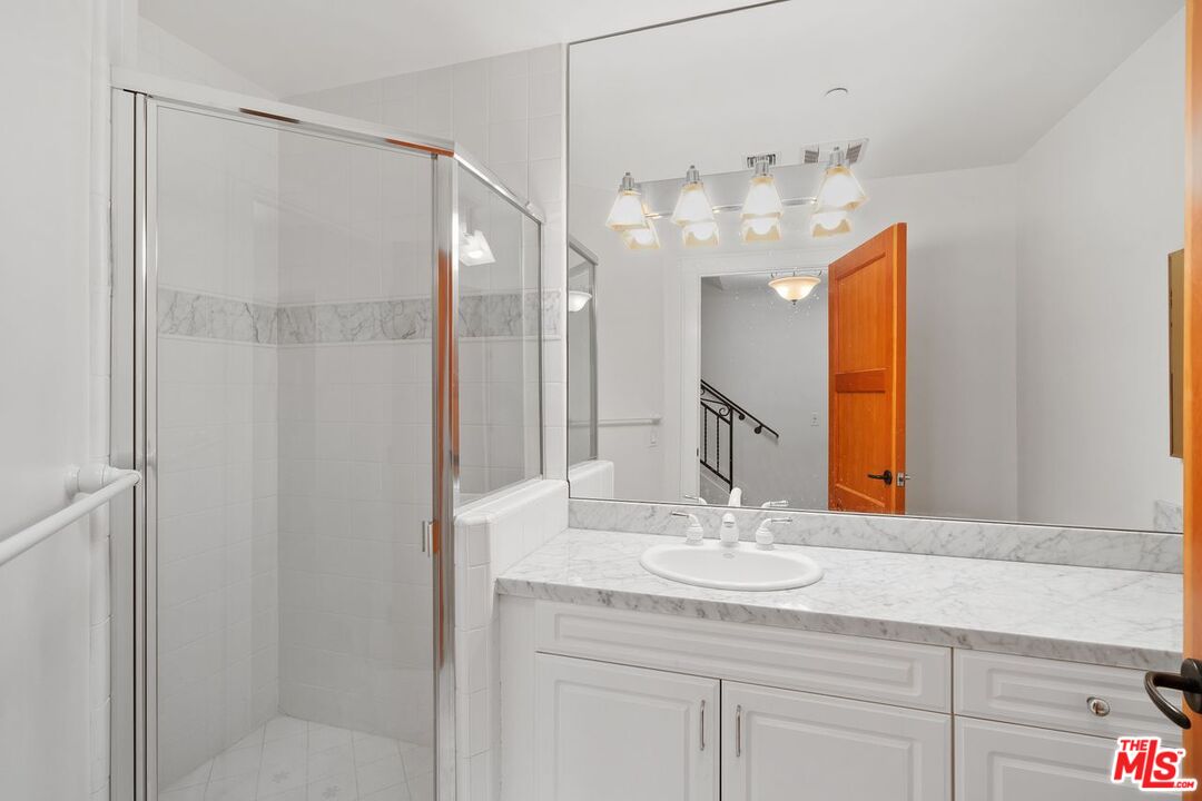 411 N Oakhurst Dr Unit: 409