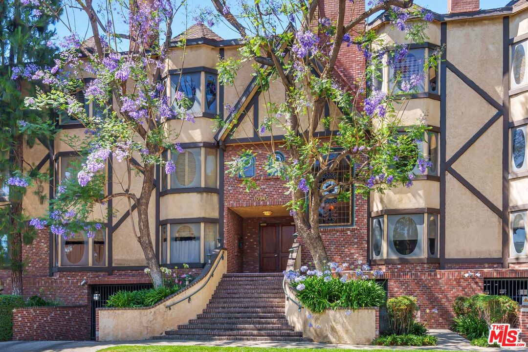 10945 Hortense St Unit: 202