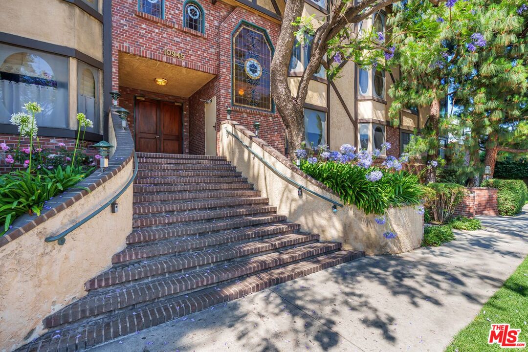 10945 Hortense St Unit: 202