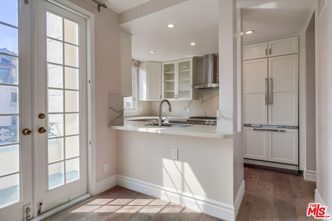 1379 Midvale Ave Unit: 307