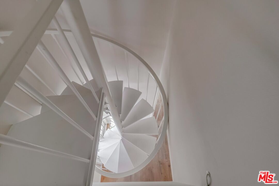 1379 Midvale Ave Unit: 307