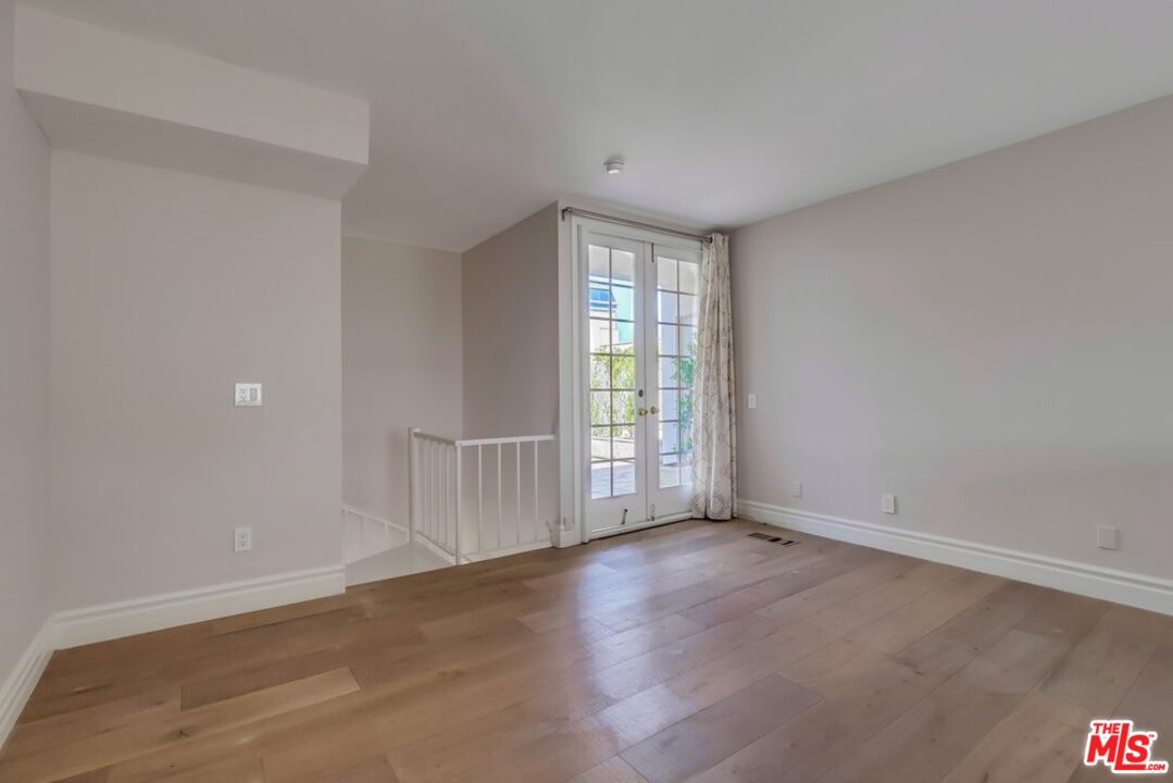 1379 Midvale Ave Unit: 307