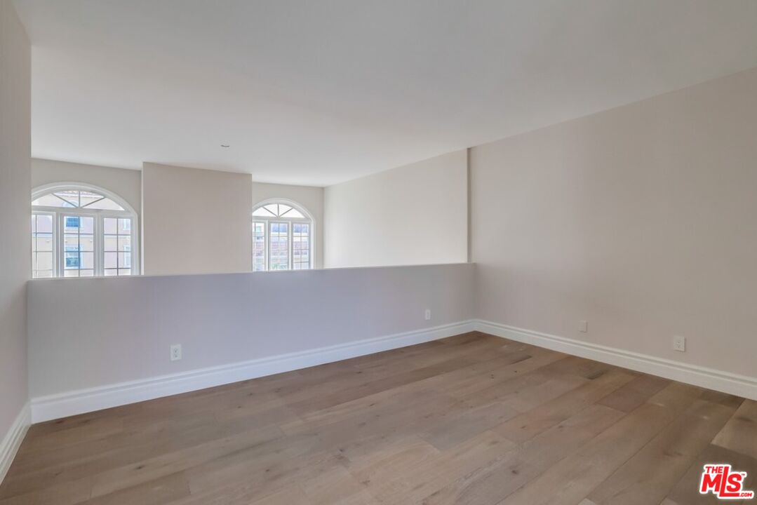 1379 Midvale Ave Unit: 307