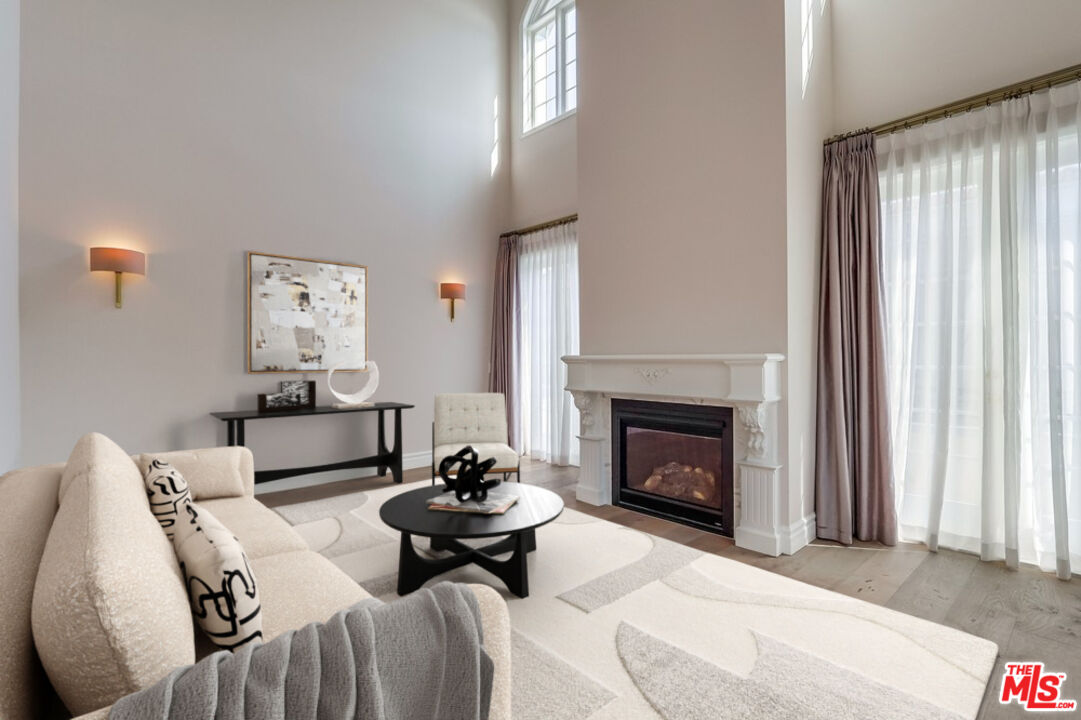 1379 Midvale Ave Unit: 307