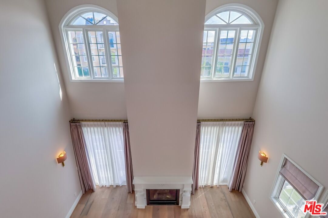 1379 Midvale Ave Unit: 307