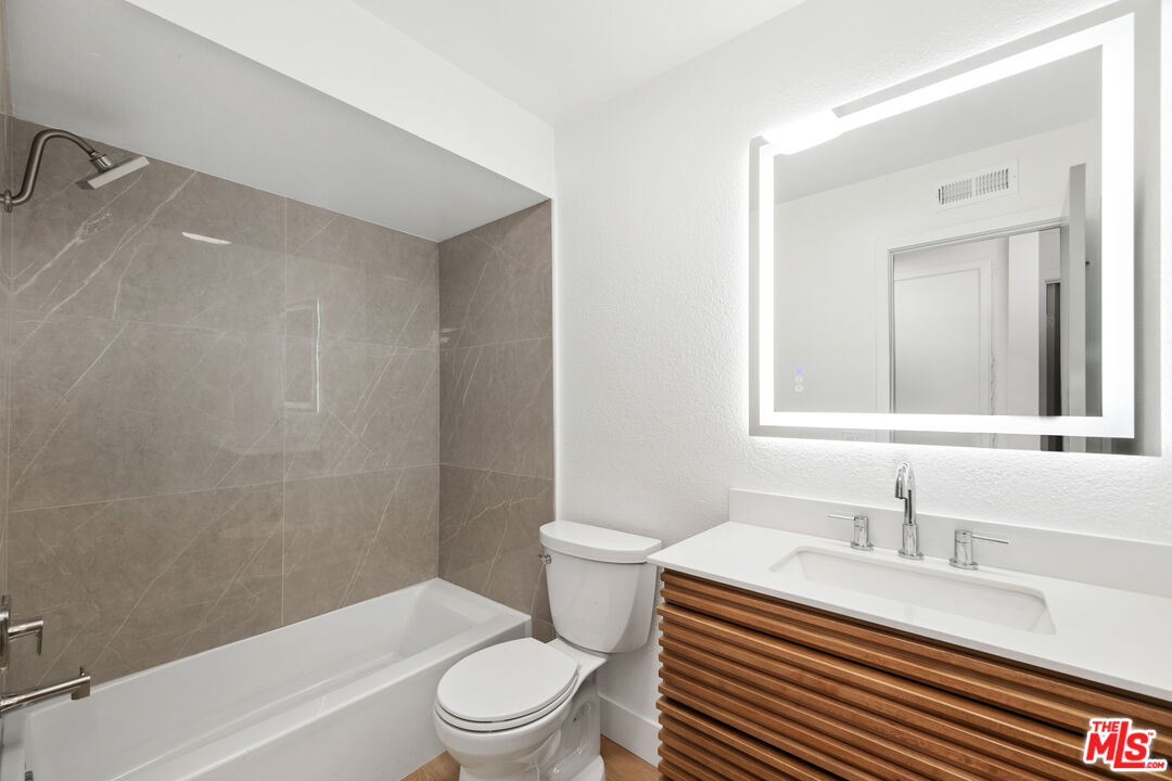 3480 Barham Blvd Unit: 105