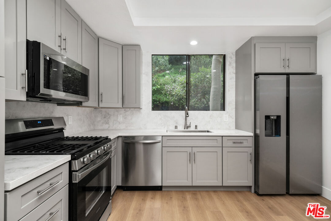 3480 Barham Blvd Unit: 105