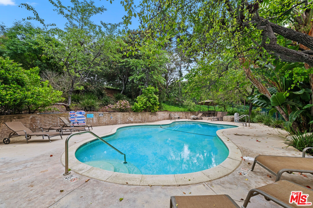 3480 Barham Blvd Unit: 105