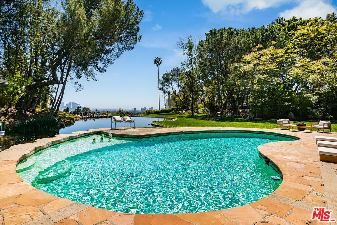 1177 Loma Linda Dr