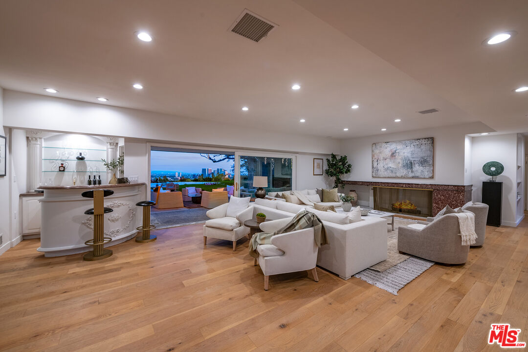 1177 Loma Linda Dr