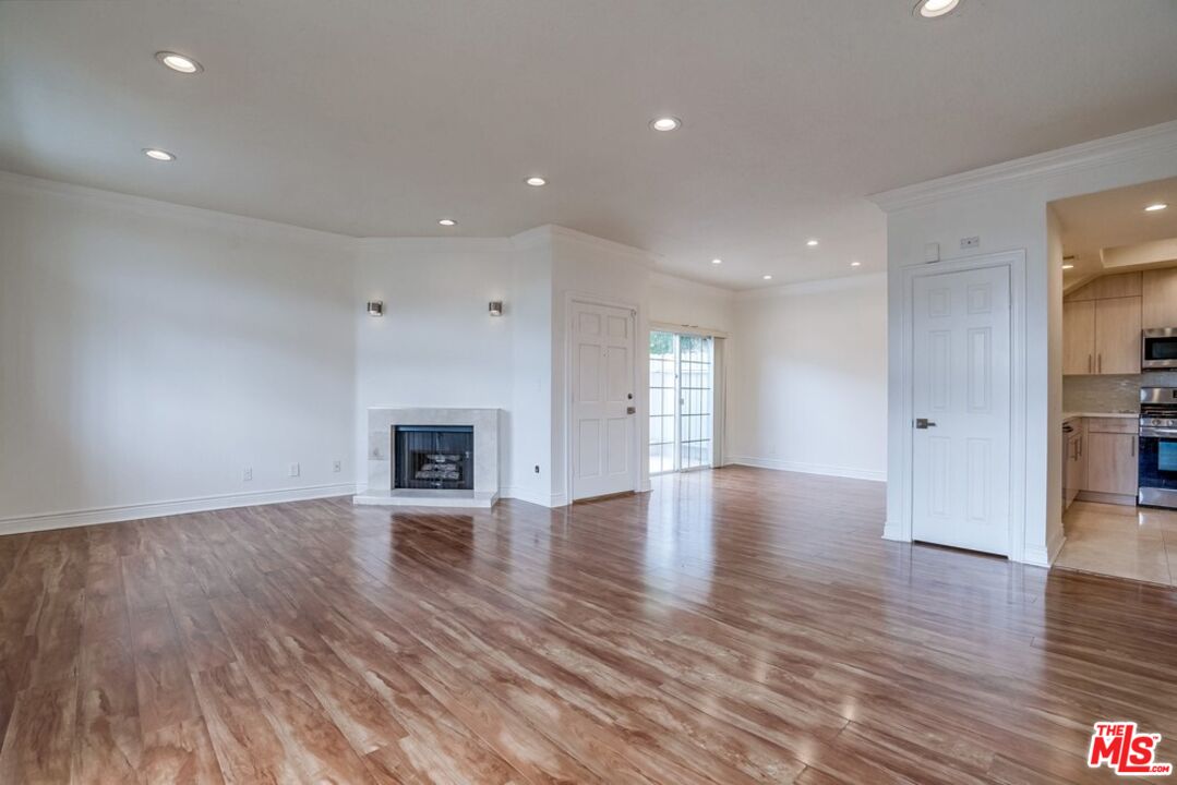 1034 S Shenandoah St Unit: 1