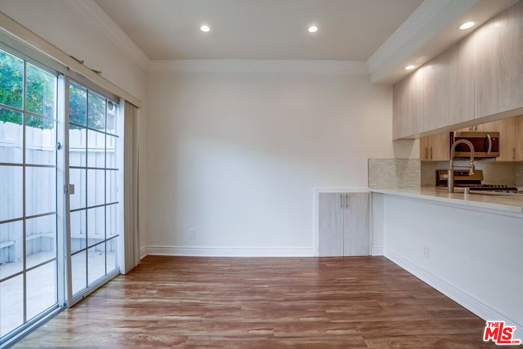 1034 S Shenandoah St Unit: 1