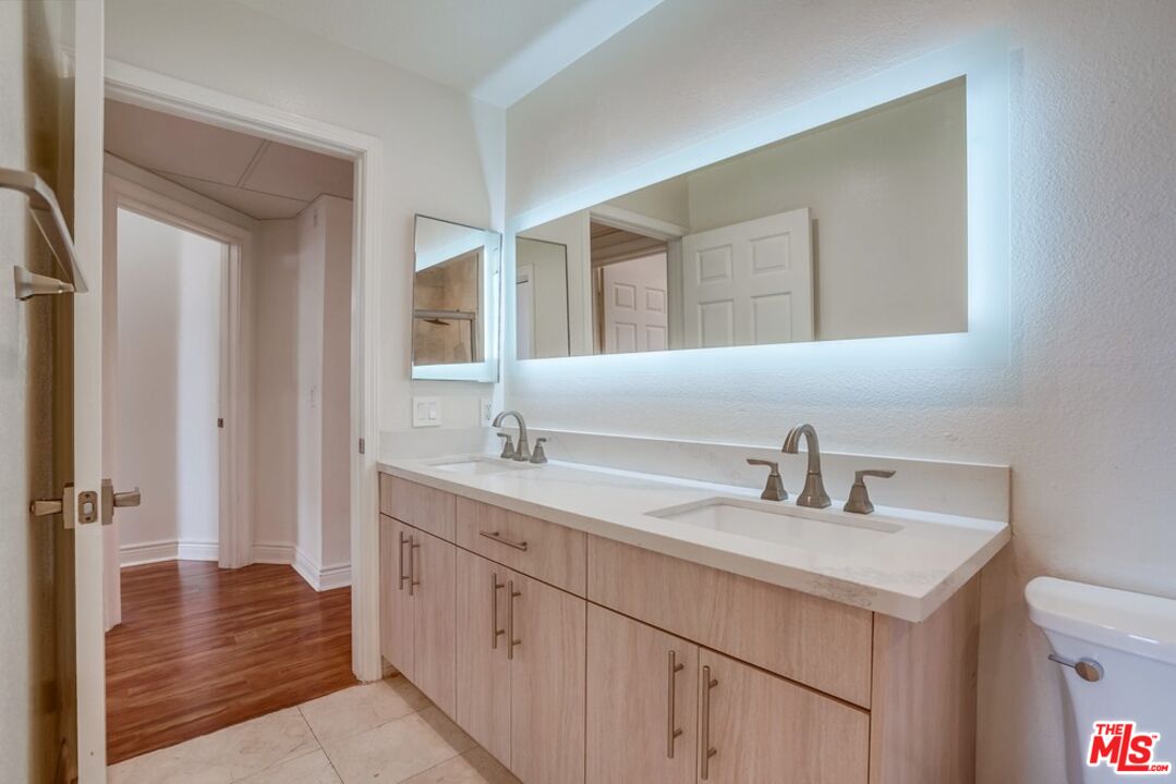 1034 S Shenandoah St Unit: 1