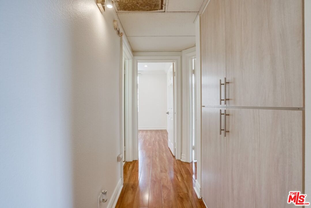 1034 S Shenandoah St Unit: 1