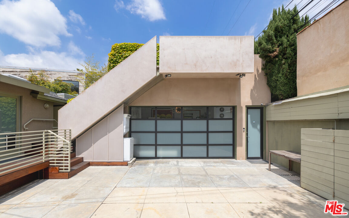 816 N La Jolla Ave