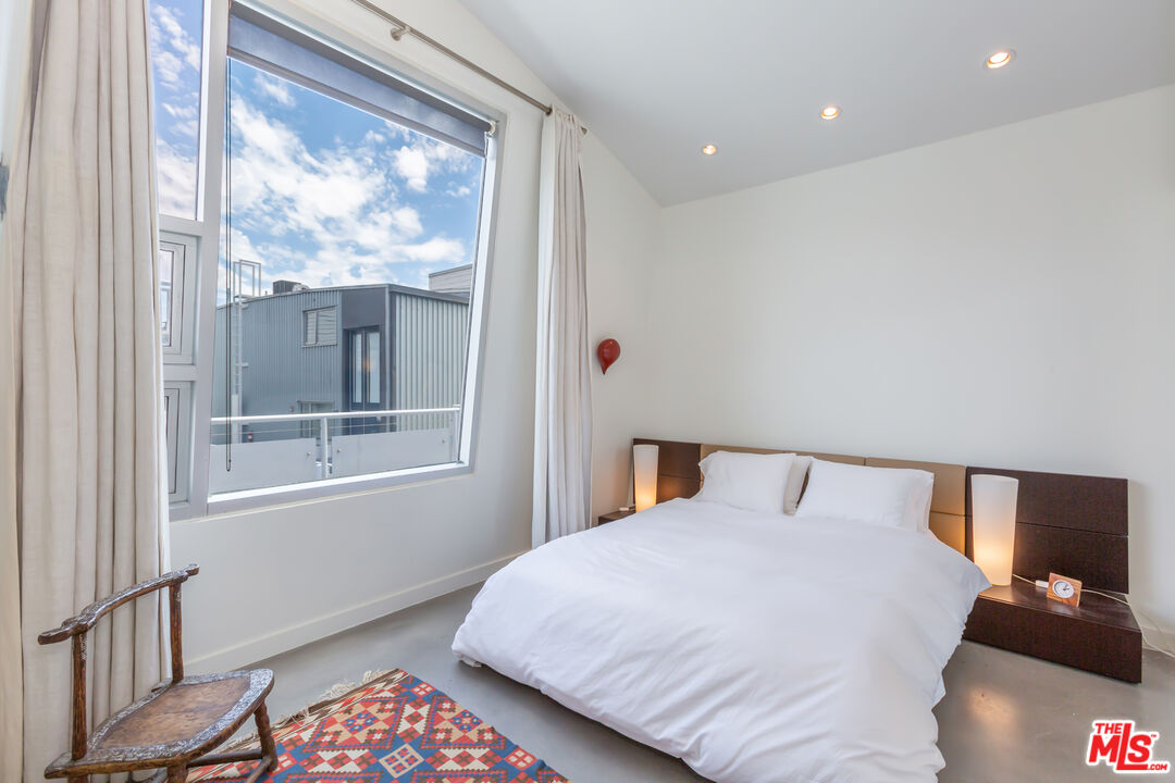 615 Hampton Dr Unit: A304