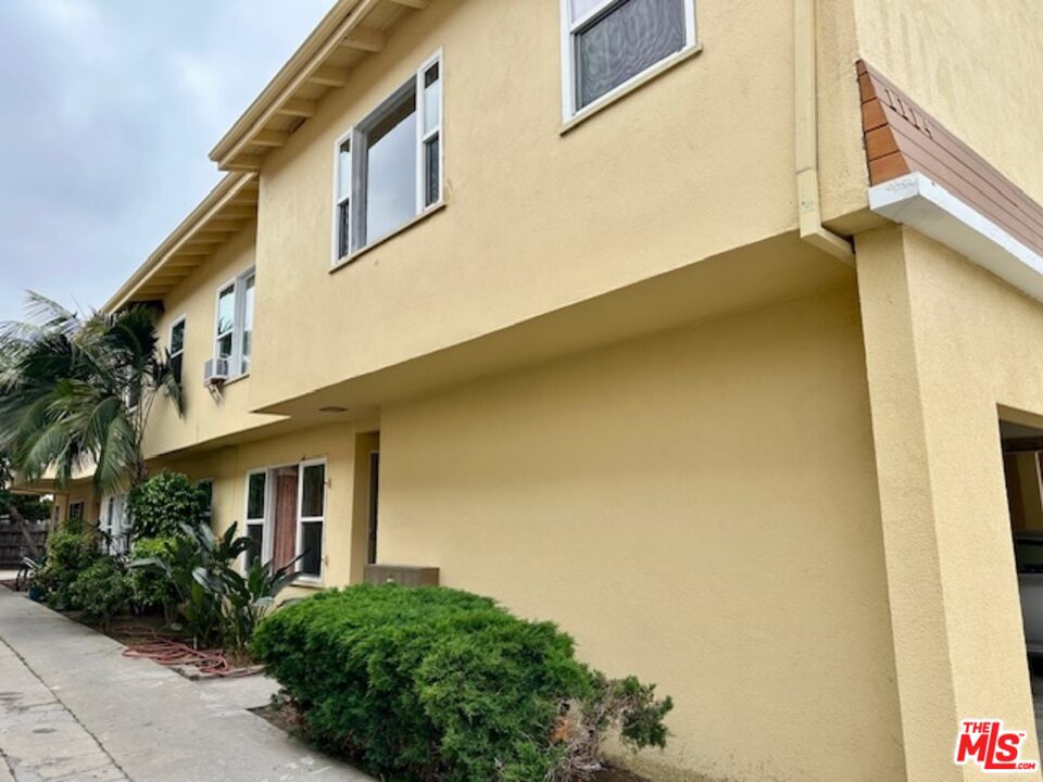 1114 S Sherbourne Dr Unit: 4