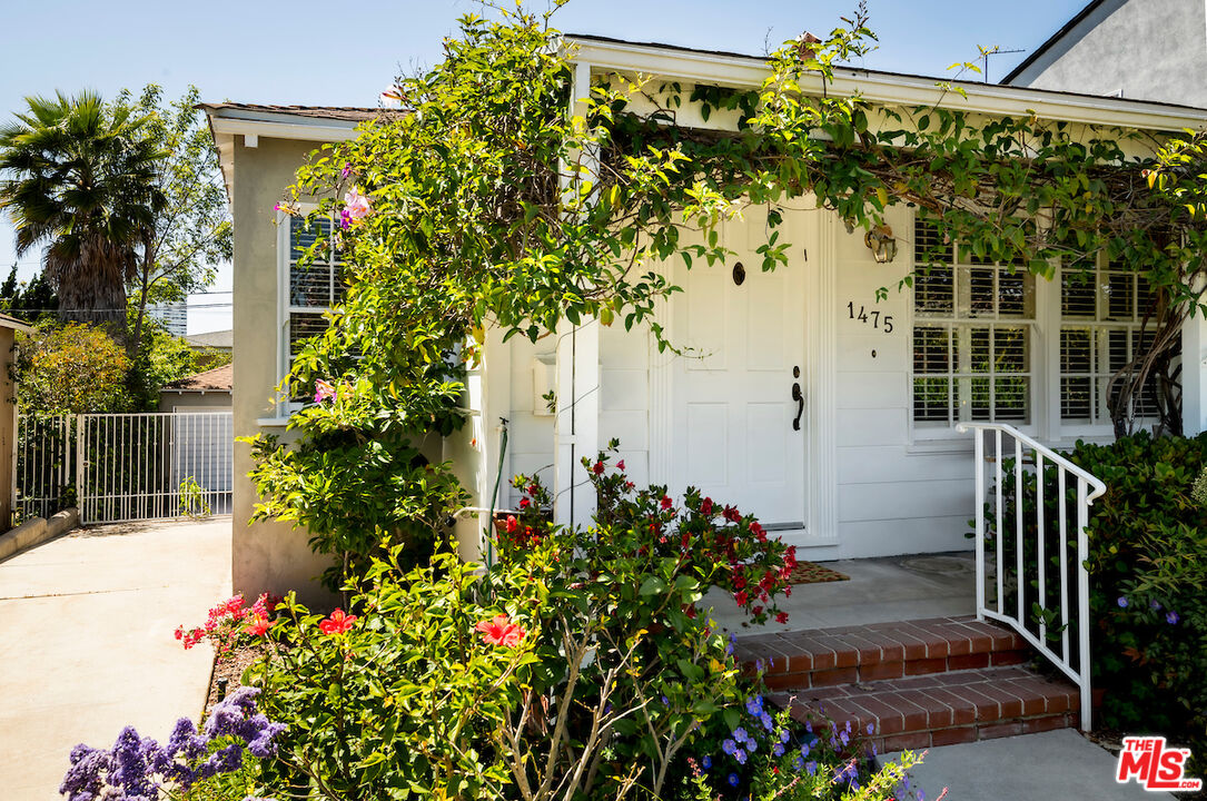 1475 Edris Dr