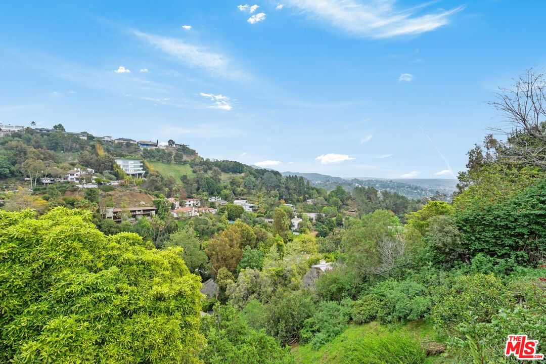 2422 Carman Crest Dr