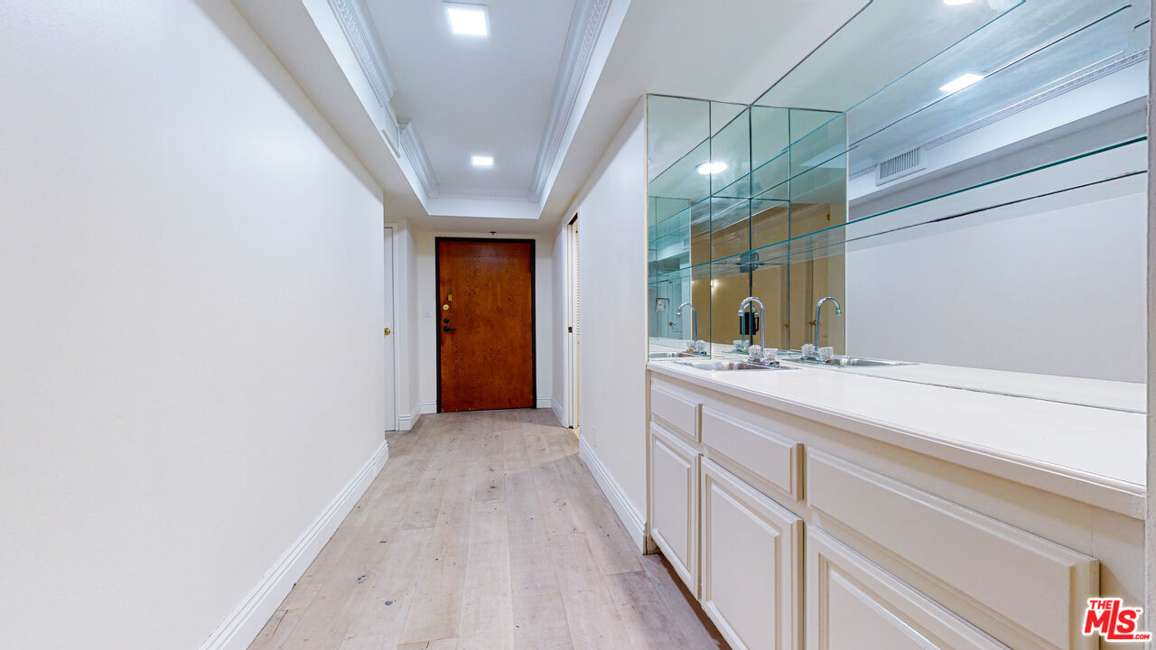 10660 WILSHIRE BLVD Unit: 608