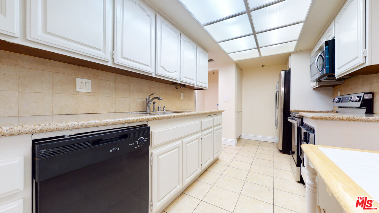 10660 WILSHIRE BLVD Unit: 608