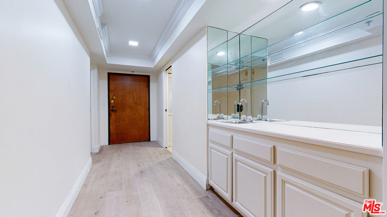 10660 WILSHIRE BLVD Unit: 608