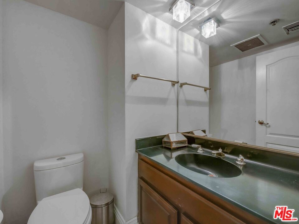 10660 WILSHIRE BLVD Unit: 608