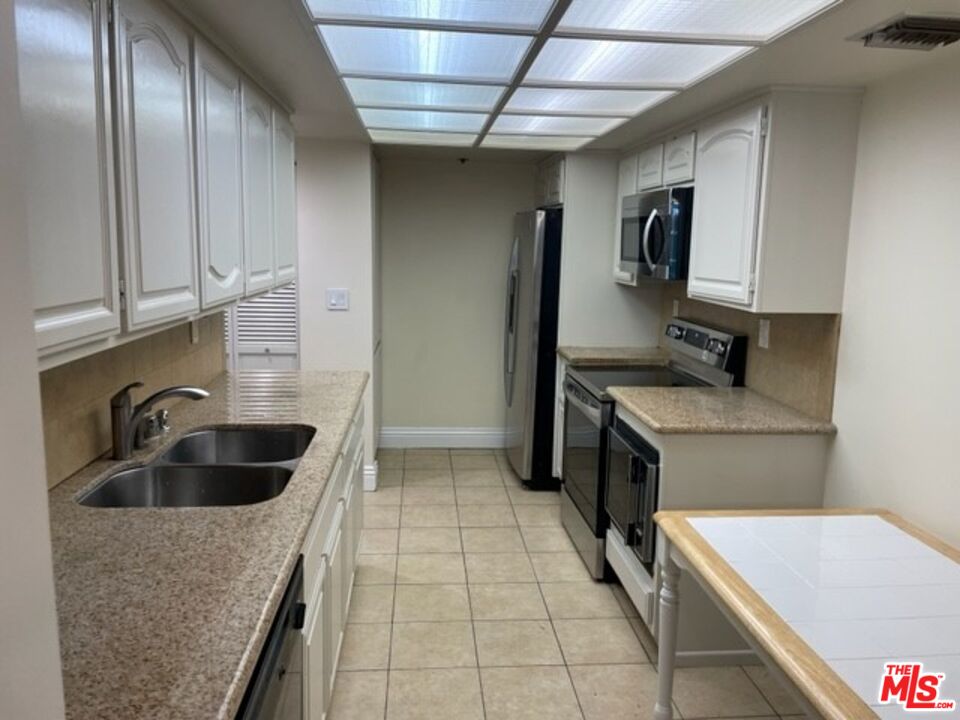 10660 WILSHIRE BLVD Unit: 608