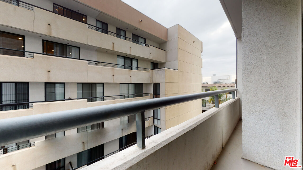 10660 WILSHIRE BLVD Unit: 608